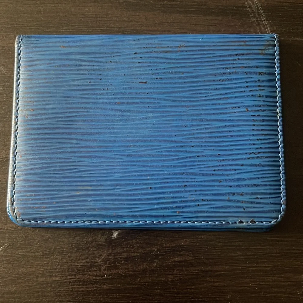 Blue LV Epi card holder - Picture 3 of 3